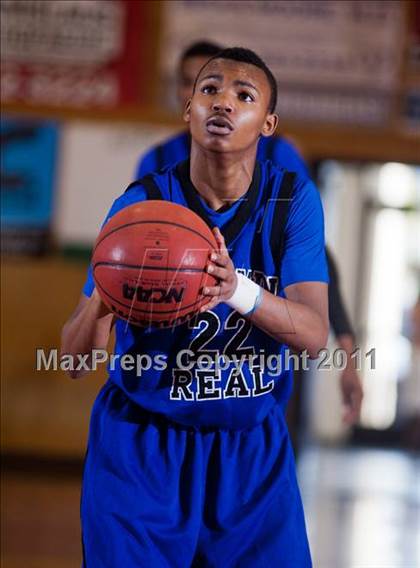 Thumbnail 3 in El Camino Real vs. Central photogallery.