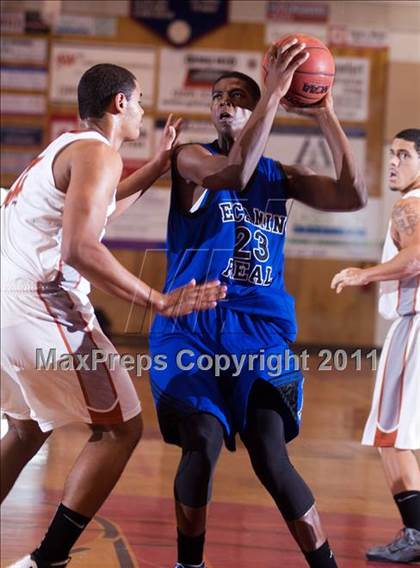 Thumbnail 3 in El Camino Real vs. Central photogallery.
