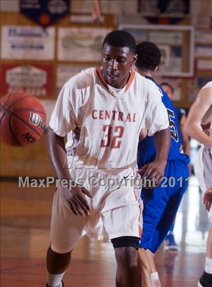 Thumbnail 3 in El Camino Real vs. Central photogallery.