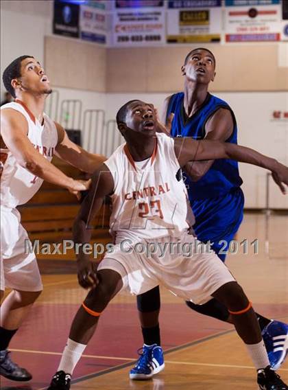 Thumbnail 2 in El Camino Real vs. Central photogallery.