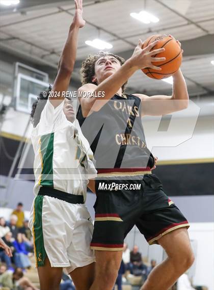 Thumbnail 3 in Oaks Christian vs Long Beach Poly photogallery.