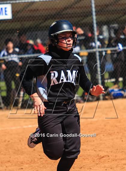 Thumbnail 3 in Washington vs. Havelock photogallery.