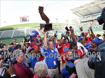 Thumbnail 2 in Marin Catholic vs. Serra (CIF State D3 Final) photogallery.