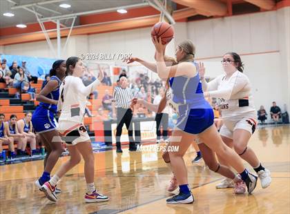 Thumbnail 3 in Grand Saline vs Spring Hill photogallery.
