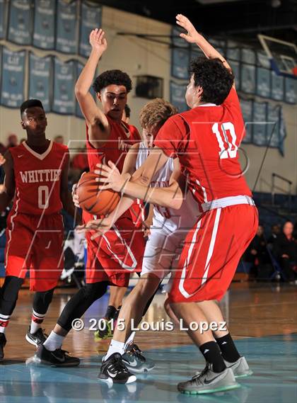 Thumbnail 3 in Whittier vs. Mater Dei photogallery.