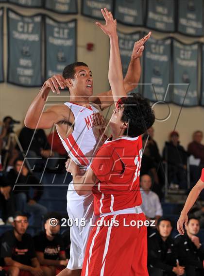 Thumbnail 2 in Whittier vs. Mater Dei photogallery.
