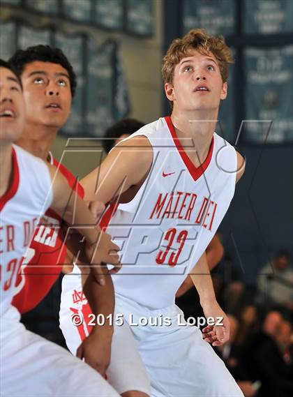 Thumbnail 3 in Whittier vs. Mater Dei photogallery.