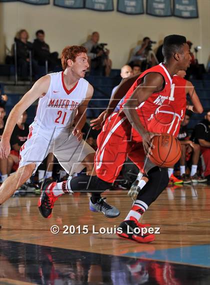 Thumbnail 3 in Whittier vs. Mater Dei photogallery.