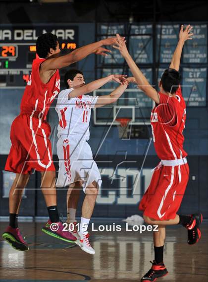 Thumbnail 3 in Whittier vs. Mater Dei photogallery.