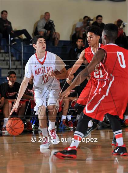 Thumbnail 1 in Whittier vs. Mater Dei photogallery.