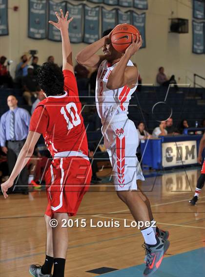 Thumbnail 1 in Whittier vs. Mater Dei photogallery.