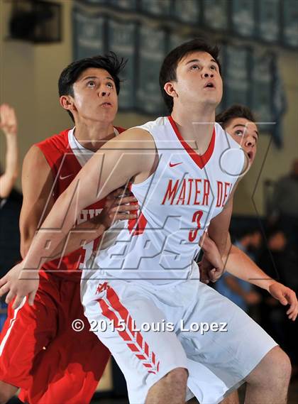 Thumbnail 2 in Whittier vs. Mater Dei photogallery.