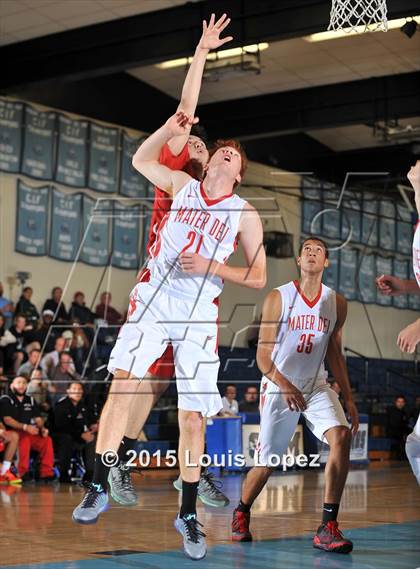 Thumbnail 1 in Whittier vs. Mater Dei photogallery.