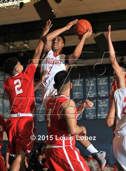 Thumbnail 3 in Whittier vs. Mater Dei photogallery.