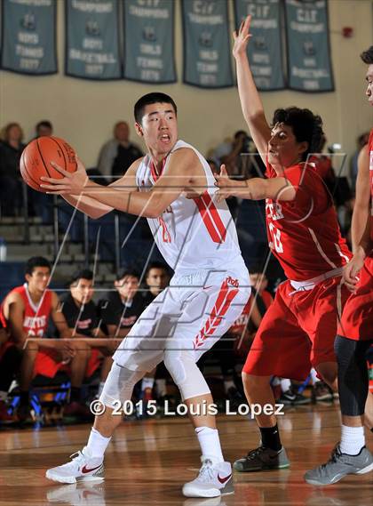 Thumbnail 3 in Whittier vs. Mater Dei photogallery.