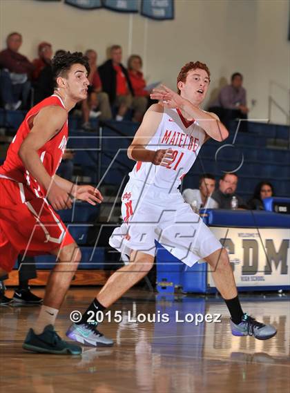 Thumbnail 3 in Whittier vs. Mater Dei photogallery.