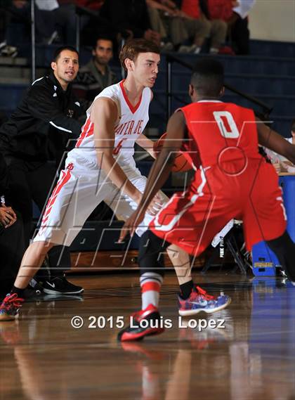 Thumbnail 1 in Whittier vs. Mater Dei photogallery.