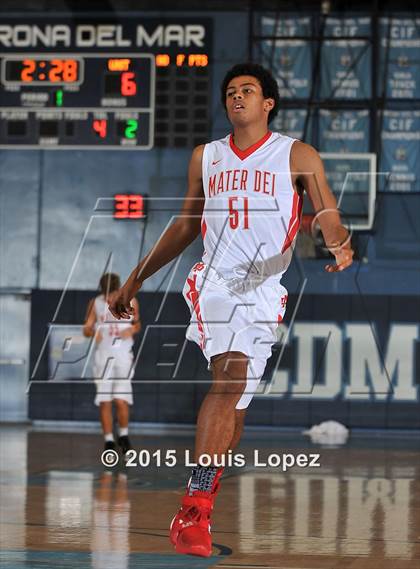 Thumbnail 1 in Whittier vs. Mater Dei photogallery.