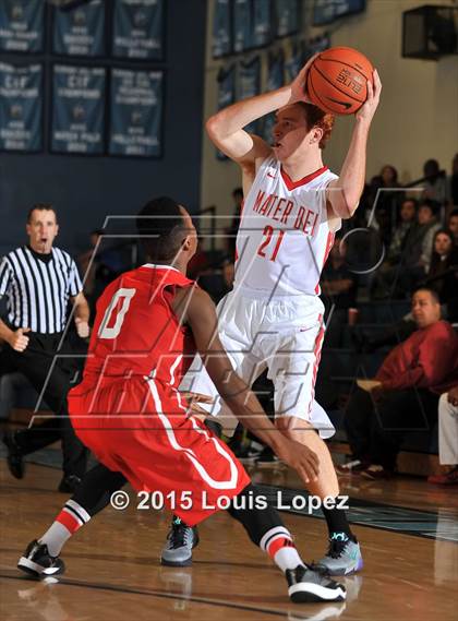 Thumbnail 1 in Whittier vs. Mater Dei photogallery.