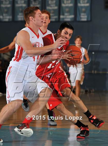 Thumbnail 2 in Whittier vs. Mater Dei photogallery.
