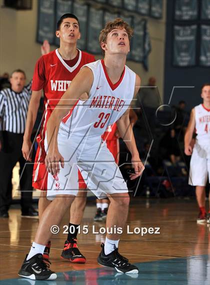 Thumbnail 2 in Whittier vs. Mater Dei photogallery.