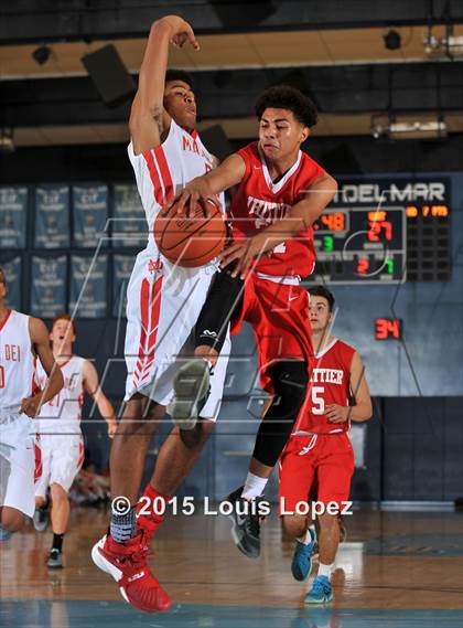 Thumbnail 3 in Whittier vs. Mater Dei photogallery.