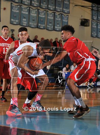 Thumbnail 2 in Whittier vs. Mater Dei photogallery.