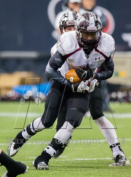 Thumbnail 3 in Waskom vs. Refugio (UIL 2A D2 Semifinal) photogallery.