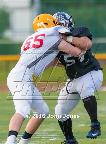 Thumbnail 2 in 2016 New York vs. New Jersey All-Star Classic photogallery.