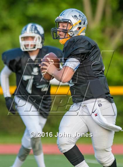 Thumbnail 2 in 2016 New York vs. New Jersey All-Star Classic photogallery.
