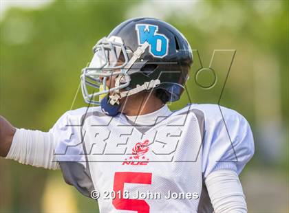 Thumbnail 1 in 2016 New York vs. New Jersey All-Star Classic photogallery.