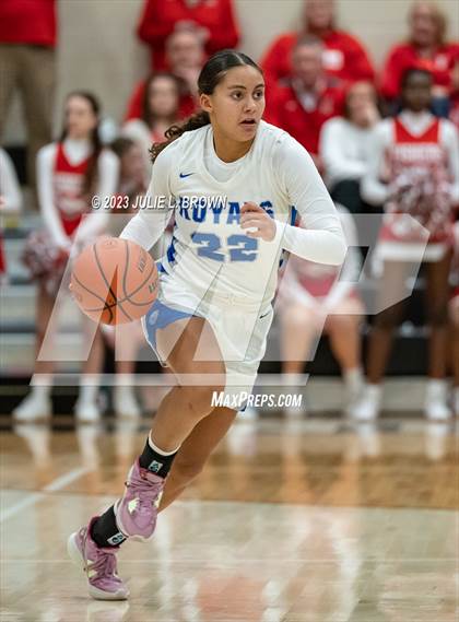 Thumbnail 3 in Fishers vs. Hamilton Southeastern (IHSAA 4A Sectional 6 Championship) photogallery.