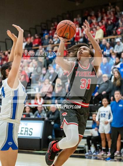 Thumbnail 1 in Fishers vs. Hamilton Southeastern (IHSAA 4A Sectional 6 Championship) photogallery.
