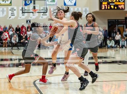 Thumbnail 3 in Fishers vs. Hamilton Southeastern (IHSAA 4A Sectional 6 Championship) photogallery.