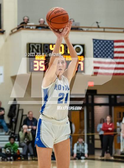 Thumbnail 1 in Fishers vs. Hamilton Southeastern (IHSAA 4A Sectional 6 Championship) photogallery.