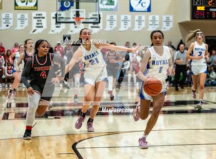 Thumbnail 2 in Fishers vs. Hamilton Southeastern (IHSAA 4A Sectional 6 Championship) photogallery.