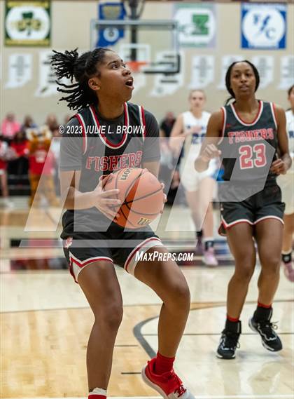 Thumbnail 3 in Fishers vs. Hamilton Southeastern (IHSAA 4A Sectional 6 Championship) photogallery.