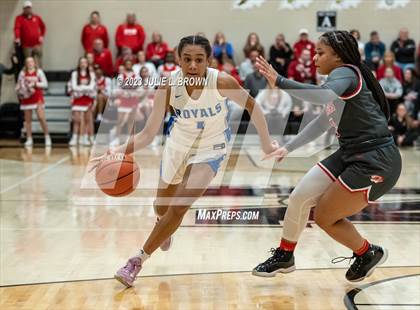 Thumbnail 3 in Fishers vs. Hamilton Southeastern (IHSAA 4A Sectional 6 Championship) photogallery.