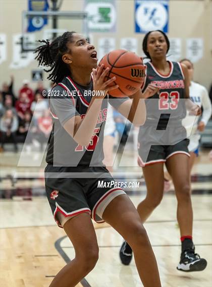 Thumbnail 2 in Fishers vs. Hamilton Southeastern (IHSAA 4A Sectional 6 Championship) photogallery.