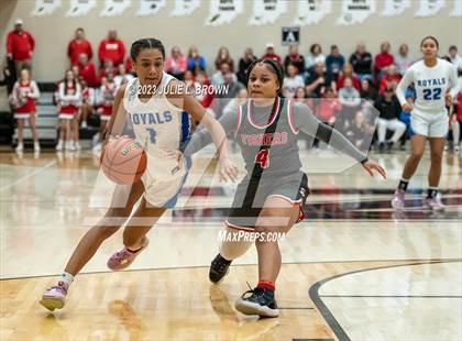 Thumbnail 1 in Fishers vs. Hamilton Southeastern (IHSAA 4A Sectional 6 Championship) photogallery.