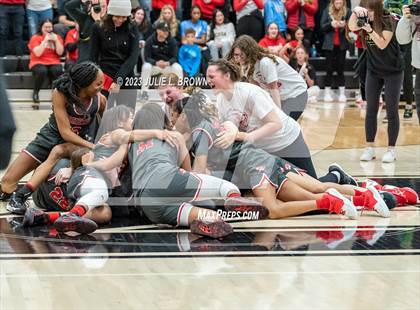 Thumbnail 3 in Fishers vs. Hamilton Southeastern (IHSAA 4A Sectional 6 Championship) photogallery.