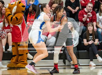 Thumbnail 3 in Fishers vs. Hamilton Southeastern (IHSAA 4A Sectional 6 Championship) photogallery.
