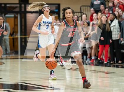Thumbnail 2 in Fishers vs. Hamilton Southeastern (IHSAA 4A Sectional 6 Championship) photogallery.
