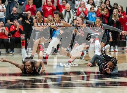 Thumbnail 2 in Fishers vs. Hamilton Southeastern (IHSAA 4A Sectional 6 Championship) photogallery.