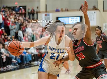 Thumbnail 3 in Fishers vs. Hamilton Southeastern (IHSAA 4A Sectional 6 Championship) photogallery.