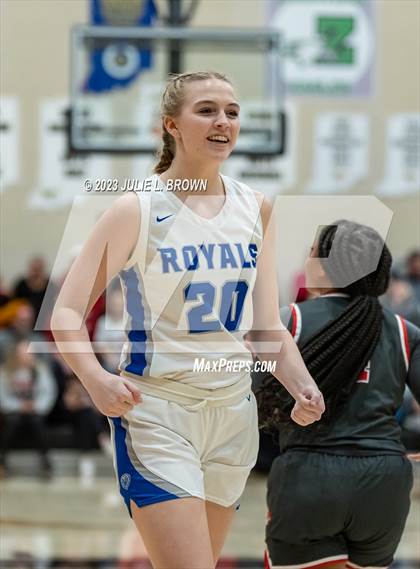 Thumbnail 3 in Fishers vs. Hamilton Southeastern (IHSAA 4A Sectional 6 Championship) photogallery.