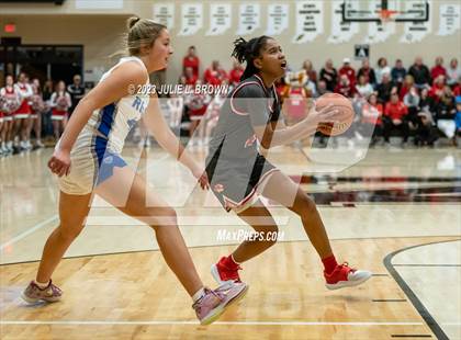 Thumbnail 3 in Fishers vs. Hamilton Southeastern (IHSAA 4A Sectional 6 Championship) photogallery.