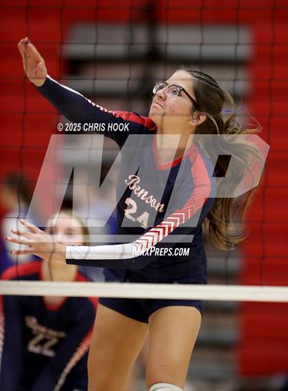 Thumbnail 1 in Crismon vs Benson (Florence Invitational) photogallery.