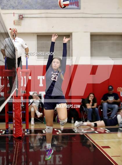 Thumbnail 3 in Crismon vs Benson (Florence Invitational) photogallery.