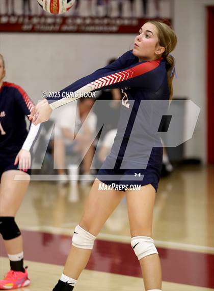 Thumbnail 3 in Crismon vs Benson (Florence Invitational) photogallery.